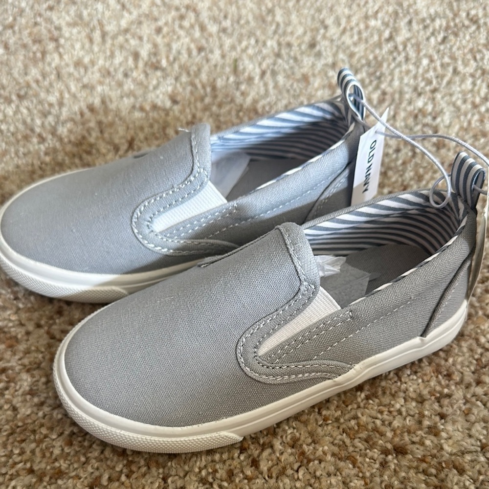 Old Navy Light Gray Slip-On Kids Sneakers